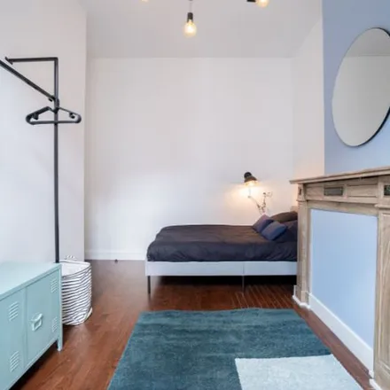 Rent this 1 bed apartment on Rue Peter Benoit - Peter Benoitstraat 19 in 1040 Etterbeek, Belgium