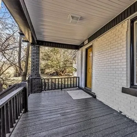 Image 4 - 2917 Euclid Avenue, Kansas City, MO 64109, USA - House for sale