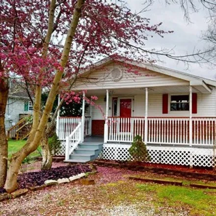 Buy this 3 bed house on 99 North 2nd Street in Barboursville, WV 25504