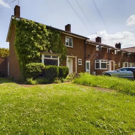 Buy this 3 bed house on 74-76 Woolgrove Road in Hitchin, SG4 0BZ