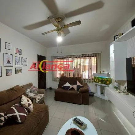 Buy this 3 bed house on Avenida Brigadeiro Faria Lima 861 in Cocaia, Guarulhos - SP