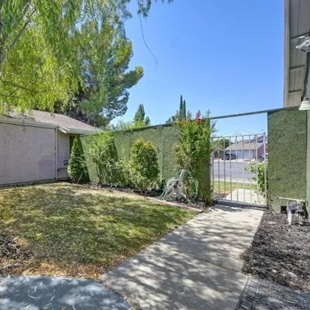 Image 7 - 7643 Meadowstone Dr, Sacramento, California, 95823 - House for sale