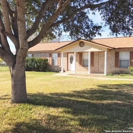 Image 1 - 1123 Standish Street, Floresville, TX 78114, USA - House for rent