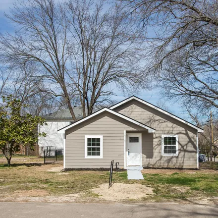 Image 6 - 300 S 3rd St, Bonham, TX 75418, USA - House for rent