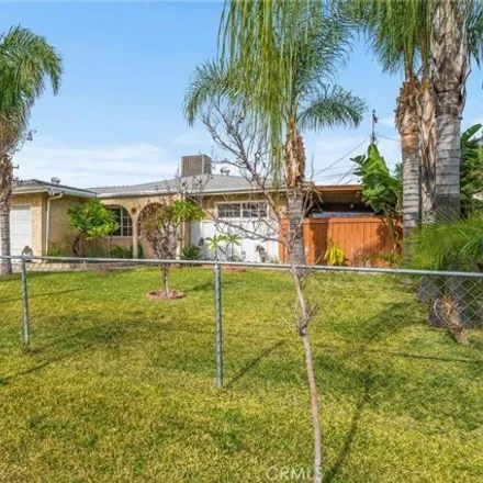 Image 2 - 620 East Glen Oak Street, Rialto, CA 92376, USA - House for sale