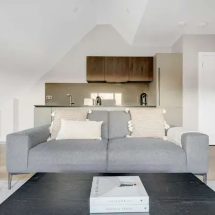 Image 8 - 2 Causton Road, London, N6 5ES, United Kingdom - Apartment for rent
