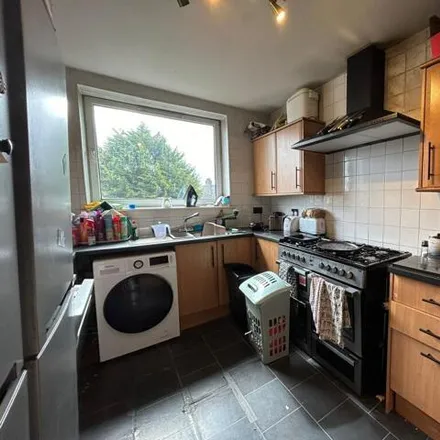 Image 3 - 457 Calder Road, City of Edinburgh, EH11 4NR, United Kingdom - Apartment for sale