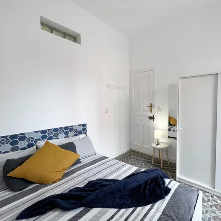 Rent this 6 bed room on Calle de San Bernardo in 73, 28015 Madrid