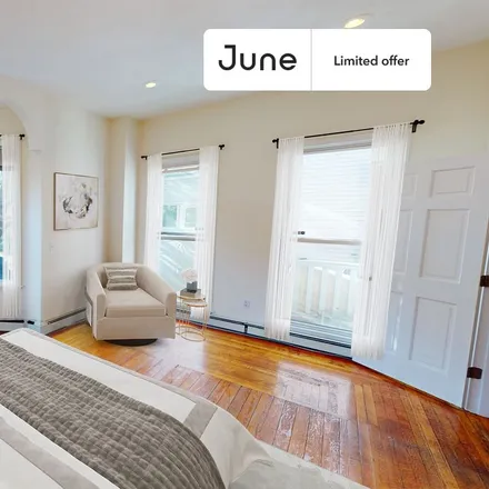Rent this 6 bed room on 29 Spring Garden Street