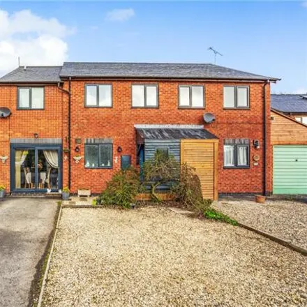 Image 1 - Kingsmeadow, Wigmore, HR6 9UX, United Kingdom - Townhouse for sale