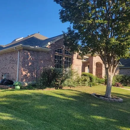 Image 2 - 2105 Wallbrook Drive, Lewisville, TX 75067, USA - House for rent