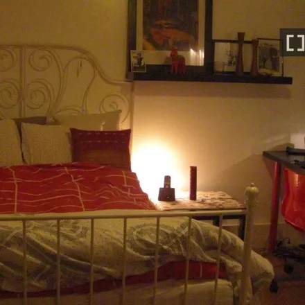 Rent this 4 bed room on Madrid in Colegio Público Emilia Pardo Bazán, Calle del Casino