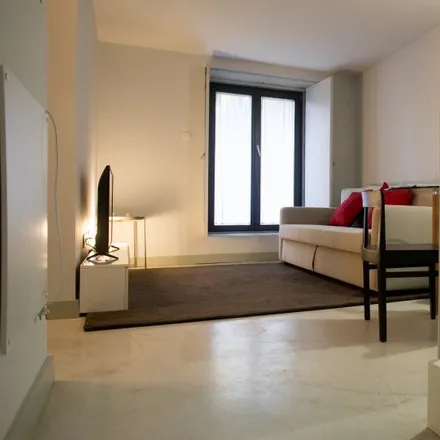 Rent this 1 bed apartment on Rua do Barão de Forrester 673 in 4050-272 Porto, Portugal