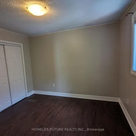 Rent this 3 bed apartment on 75 Bronte Crescent in Barrie, ON L4N 5G4