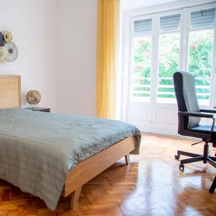 Rent this 1studio room on Tacos in Rua Padre António Vieira, 1070-015 Lisbon