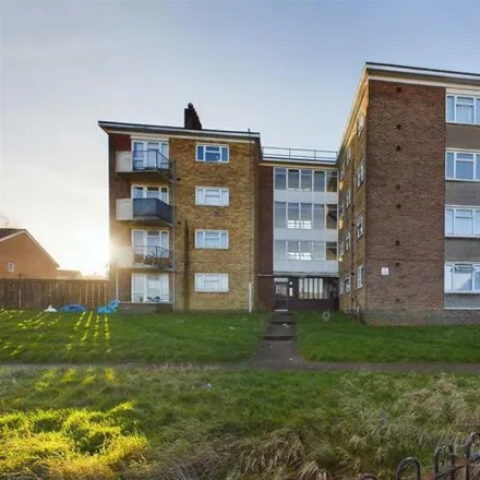 Buy this 3 bed apartment on Betchworth Way in London, CR0 0TG