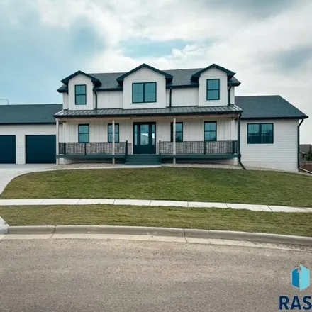 Buy this 5 bed house on 400 South Pine Street in Lennox, SD 57039
