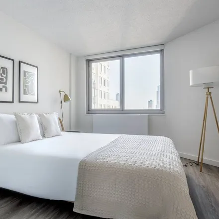 Rent this 3 bed apartment on Midtown in New York, NY