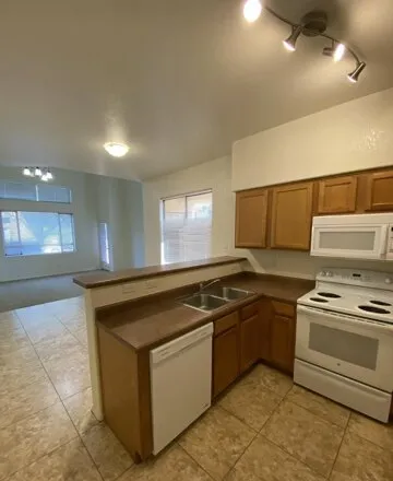 Image 3 - 1250 E Weimer Ci Cir E Unit 27, Tucson, Arizona, 85719 - Condo for rent