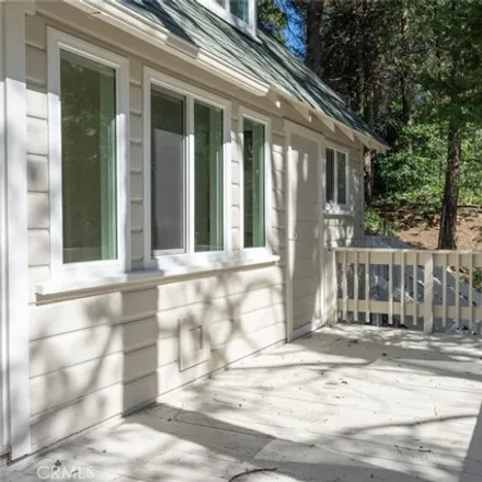 Image 4 - 844 Deer Trail, Skyland, Crestline, CA 92325, USA - House for sale