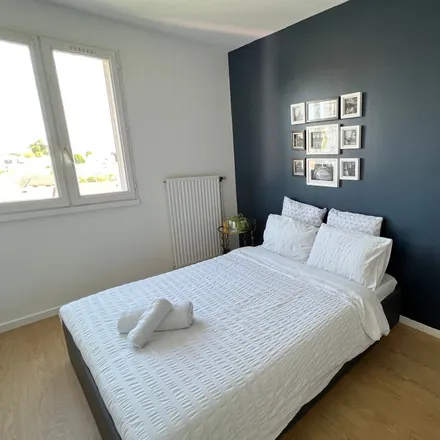 Rent this 2 bed apartment on 5 Allée Massenet in 91240 Saint-Michel-sur-Orge, France