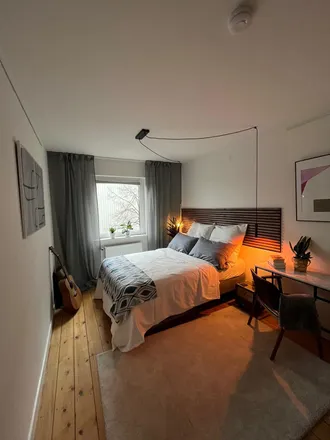 Rent this 2 bed apartment on Kastanienallee 5 in 20359 Hamburg, Germany