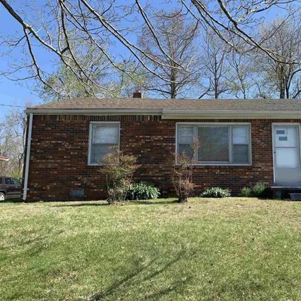 Buy this 2 bed house on 529 Mayfield Road in Clinton, Hickman County
