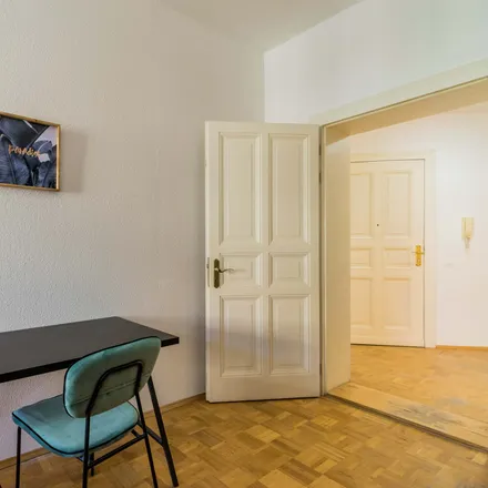 Rent this 6 bed room on Buchholzer Straße 5 in 10437 Berlin, Germany
