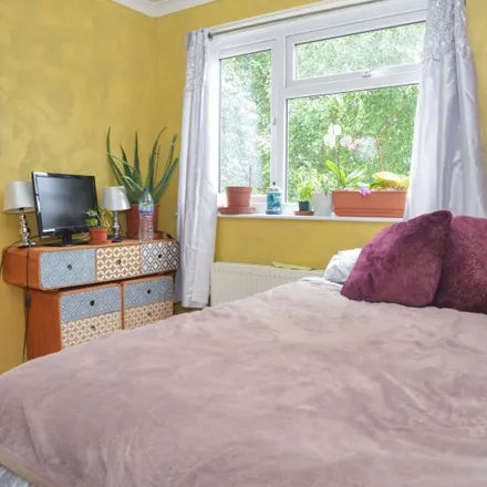 Rent this 3 bed room on 28 Buckingham Road in London, E15 1SP