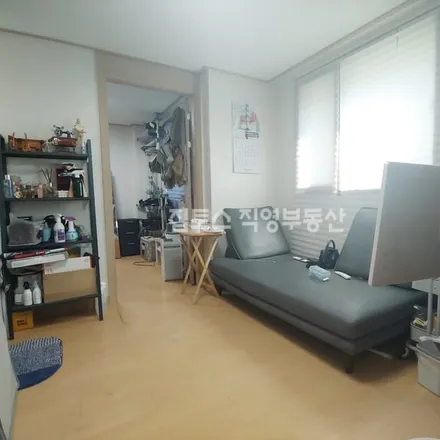 Rent this studio apartment on 서울특별시 광진구 구의동 241-40