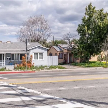 Image 3 - 11649 Burbank Blvd, North Hollywood, California, 91601 - House for sale