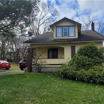 Buy this 3 bed house on 457 West Judson Avenue in Youngstown, OH 44511