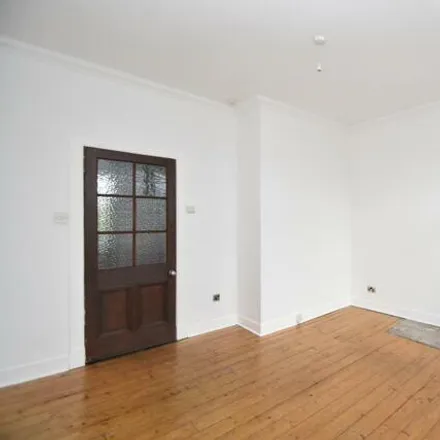 Image 2 - Ledgate, Kirkintilloch, G66 1PZ, United Kingdom - Apartment for sale