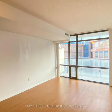 Image 3 - Murano South, St. Vincent Lane, Old Toronto, ON M5S 3M4, Canada - Apartment for rent