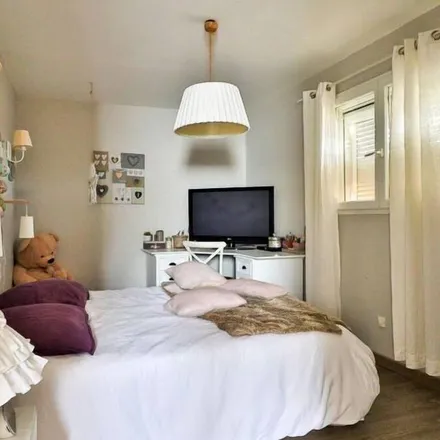 Rent this 3 bed house on 34490 Thézan-lès-Béziers