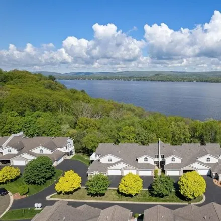 Buy this 3 bed condo on Island View Court in Lake Wisconsin, Lodi