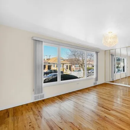 Image 4 - 8145 South Winchester Avenue, Chicago, IL 60620, USA - House for sale