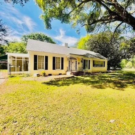 Buy this 3 bed house on 1220 Hunter Street in Alexandria, LA 71301
