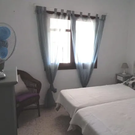 Rent this 2 bed house on 03710 Calp
