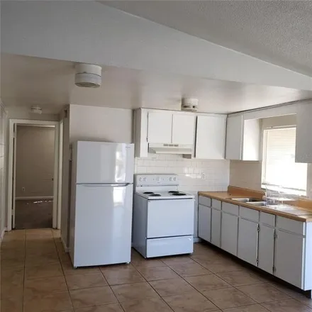 Image 3 - 9809 N 46th St, Tampa, Florida, 33617 - Apartment for rent