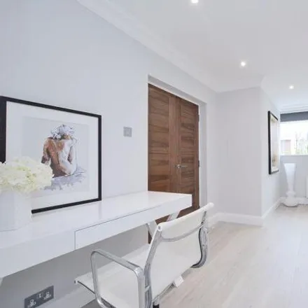 Image 5 - St John's Lodge, Harley Road, London, NW3 3BX, United Kingdom - Townhouse for rent