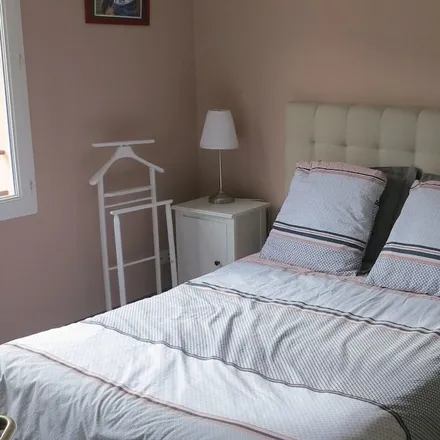 Rent this 3 bed house on 26130 Saint-Paul-Trois-Châteaux