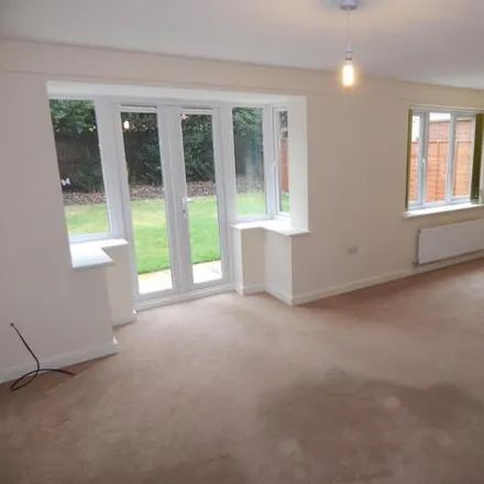 Image 3 - Eaton Croft, Rugeley, WS15 2BP, United Kingdom - House for rent