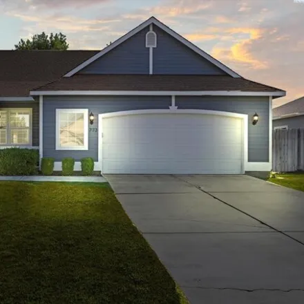 Buy this 3 bed house on Sunset Drive in Kennewick, WA 99352
