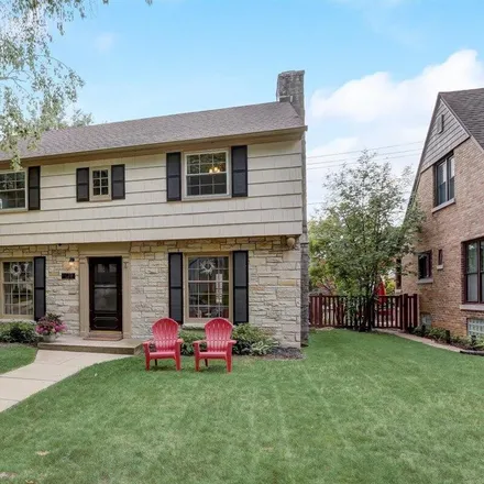 Buy this 3 bed house on 2751 North Lefeber Avenue in Wauwatosa, WI 53210