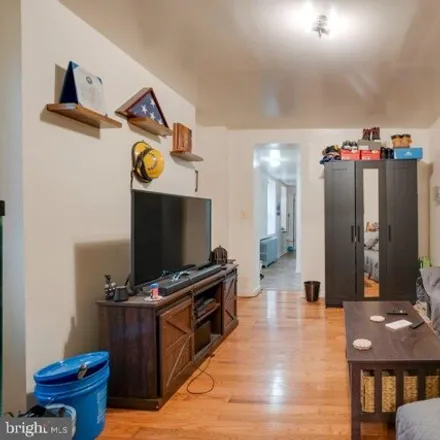 Image 6 - 869 Hollins Street, Baltimore, MD 21201, USA - House for sale