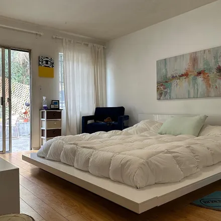 Rent this 1 bed room on 6353 Ivarene Avenue in Los Angeles, CA 90068