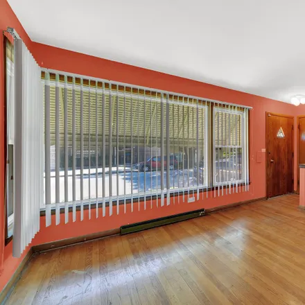 Image 3 - 6808 West Higgins Avenue, Chicago, IL 60656, USA - House for sale