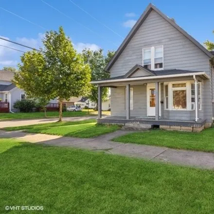 Buy this 3 bed house on 519 West Glover Street in Ottawa, IL 61350