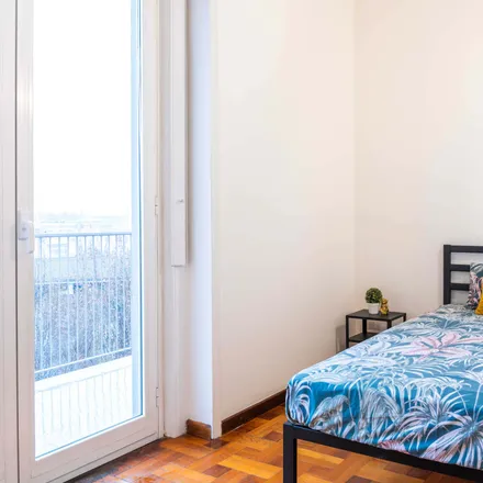 Rent this 4 bed room on Via Calatafimi in 12, 20136 Milan MI
